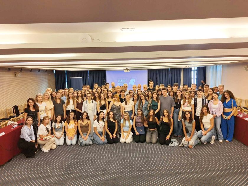 periferiako simvouli neon 2092025 1