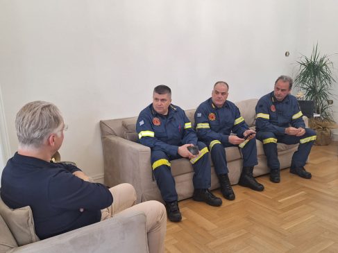 sinantisi perifereiarchi pirosvestiko soma politiki prostasia 032026 3