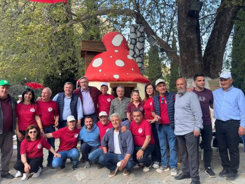 ΓΙΟΡΤΗ ΜΑΝΙΤΑΡΙΩΝ